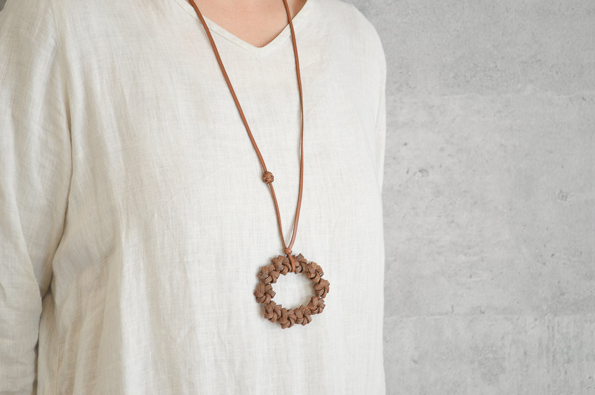 Pendant “Wreath” / Grape vine / Yamagata-JPN 311402-1