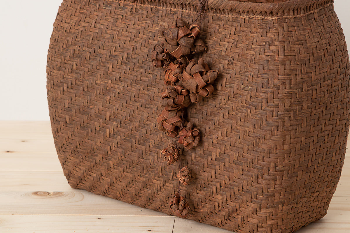Bag charm “Flower” / Grape vine / Yamagata-JPN 311411-1