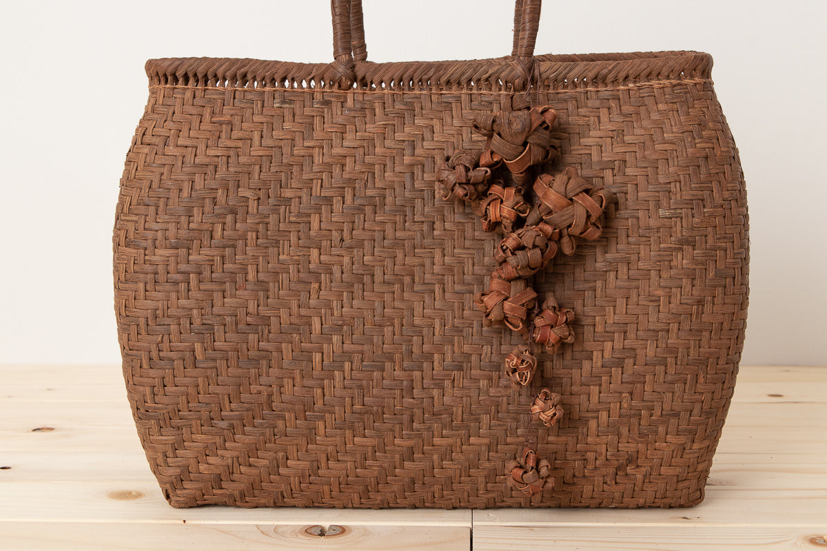 Bag charm “Flower” / Grape vine / Yamagata-JPN 311411-1