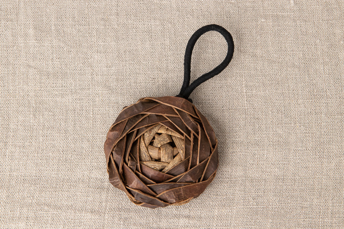 Bag Charm “Rose” / Walnut Bark / Yamagata-JPN 311410