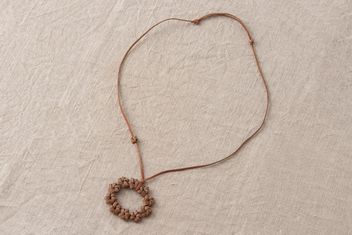 Pendant “Wreath” / Grape vine / Yamagata-JPN 311402-1