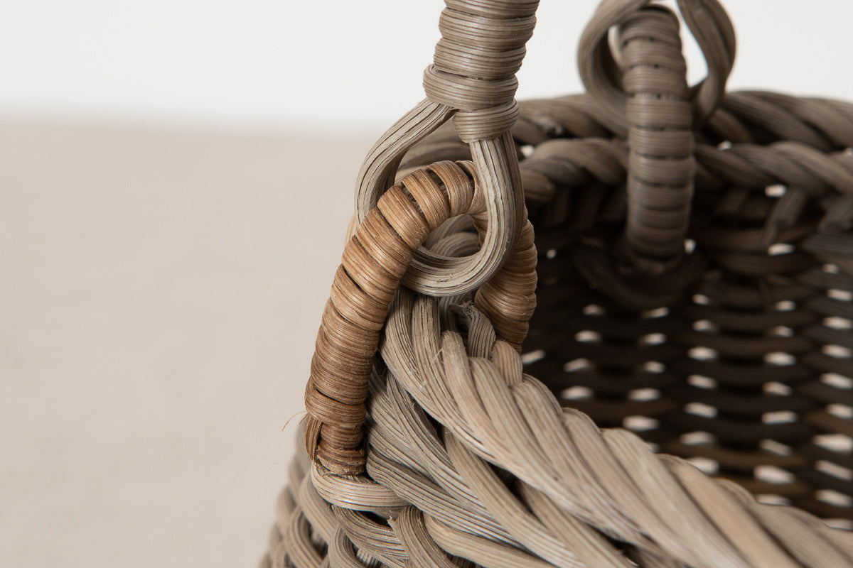 Hand bag “Plump” -close weave- S / Gray Akebi vine / Nagano-JPN 311247-1