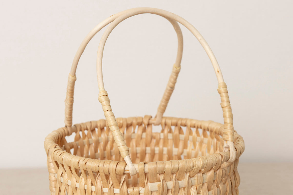 Circle Basket with Handle / Pine Root / LTU 140515