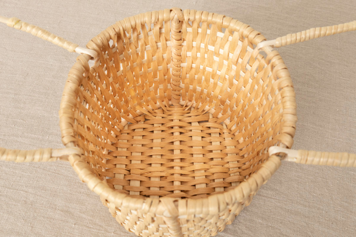 Circle Basket with Handle / Pine Root / LTU 140515