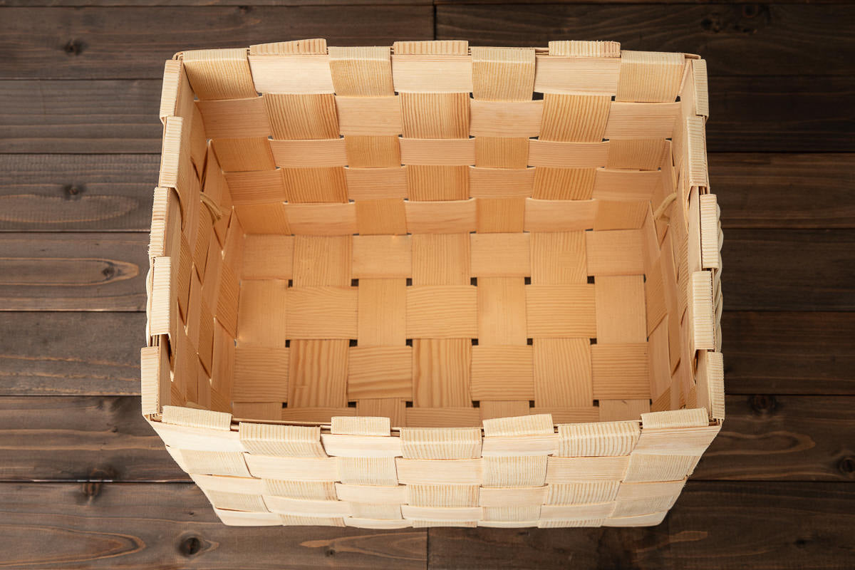 Magazine basket with handle / Pine / EST 330744-1