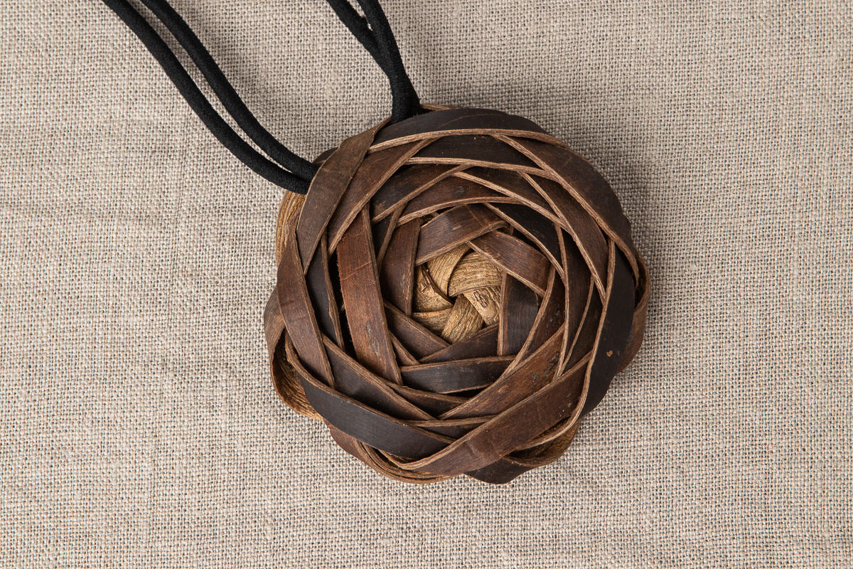 Pendant “Rose” / Walnut Bark / Yamagata-JPN 311416