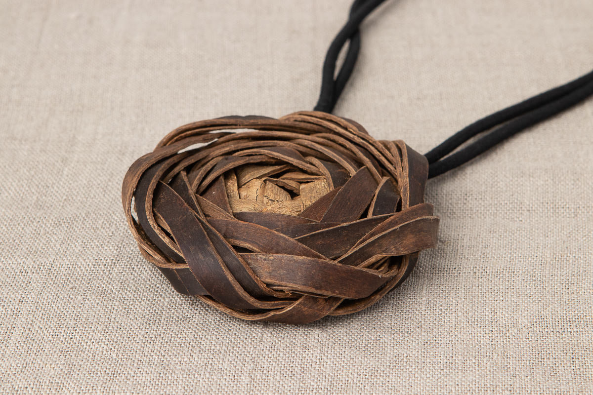 Pendant “Rose” / Walnut Bark / Yamagata-JPN 311416