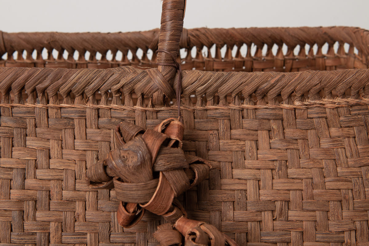 Bag charm “Flower” / Grape vine / Yamagata-JPN 311411-1