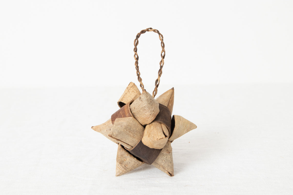 Ornament “Star” S, L / Walnut / Yamagata-JPN 311420