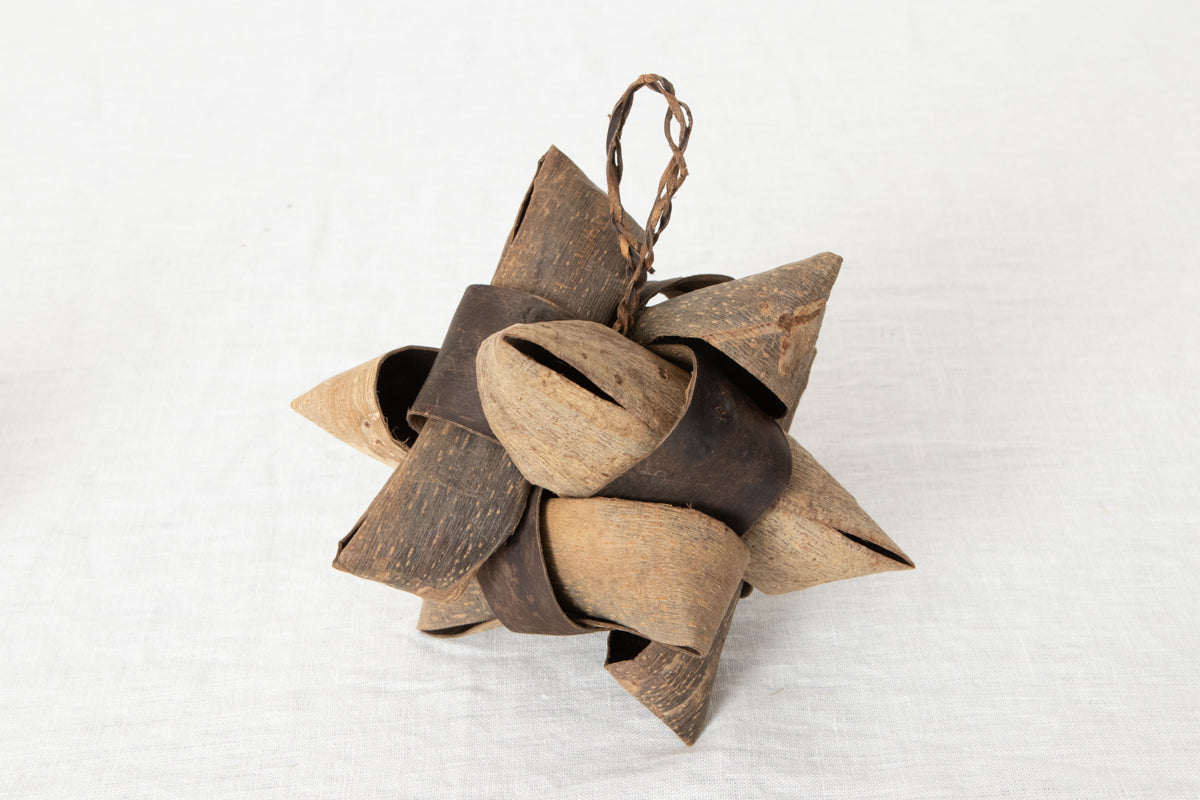 Ornament “Star” S, L / Walnut / Yamagata-JPN 311420