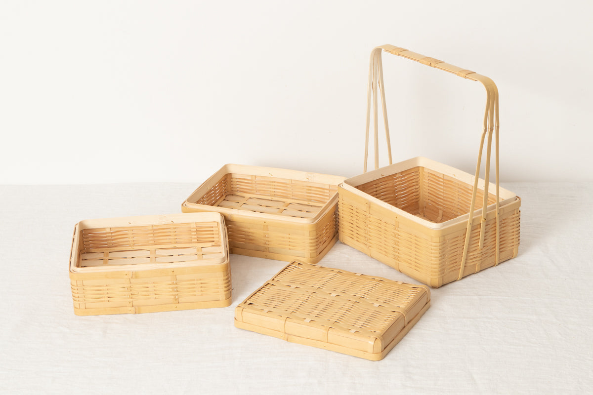 Lunch box with handle (3-tier) / White bamboo / Kagoshima-JPN 321109-1