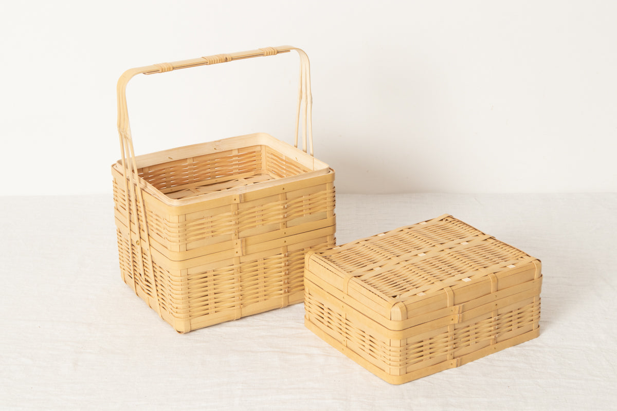 Lunch box with handle (3-tier) / White bamboo / Kagoshima-JPN 321109-1