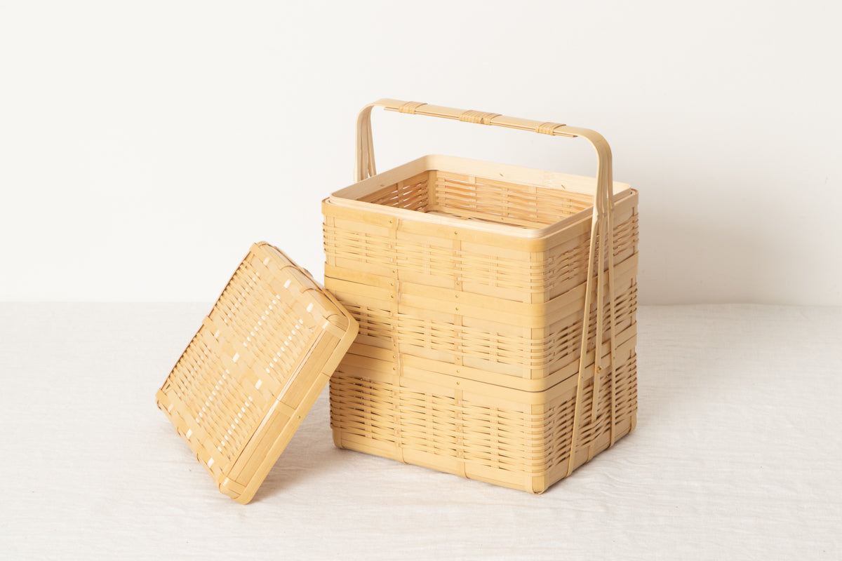 Lunch box with handle (3-tier) / White bamboo / Kagoshima-JPN 321109-1