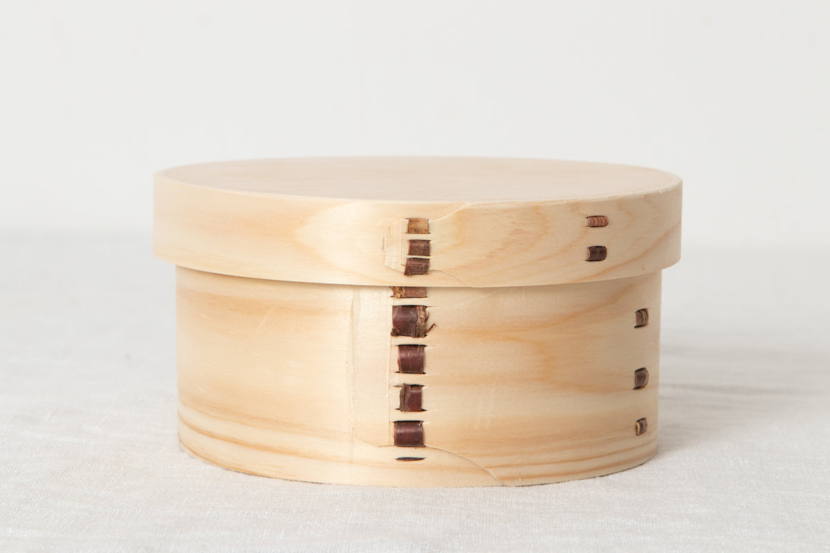 Round Bento box -Cherry bark finish- / Hinoki, Sawara cypress / Gifu-JPN 811106-1