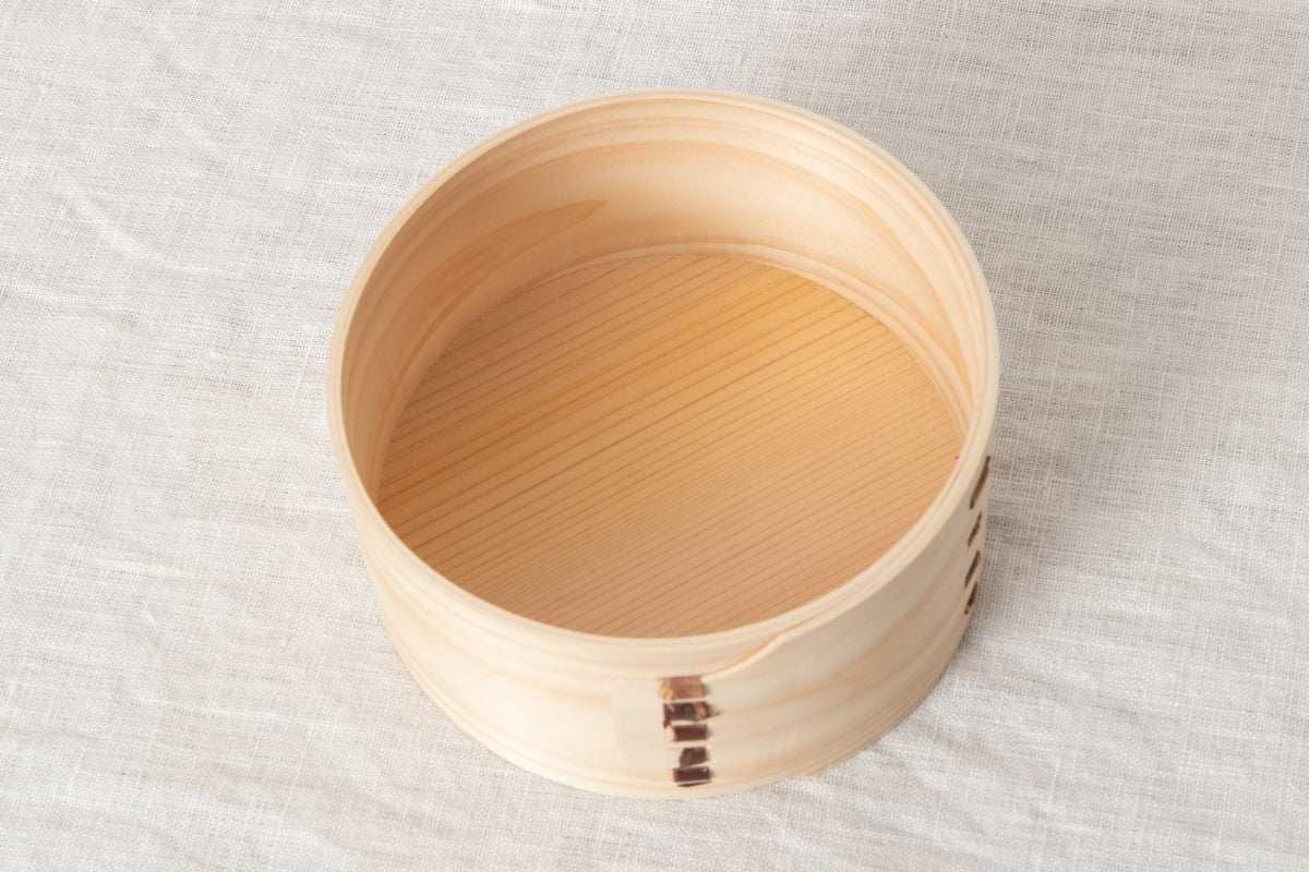 Round Bento box -Cherry bark finish- / Hinoki, Sawara cypress / Gifu-JPN 811106-1