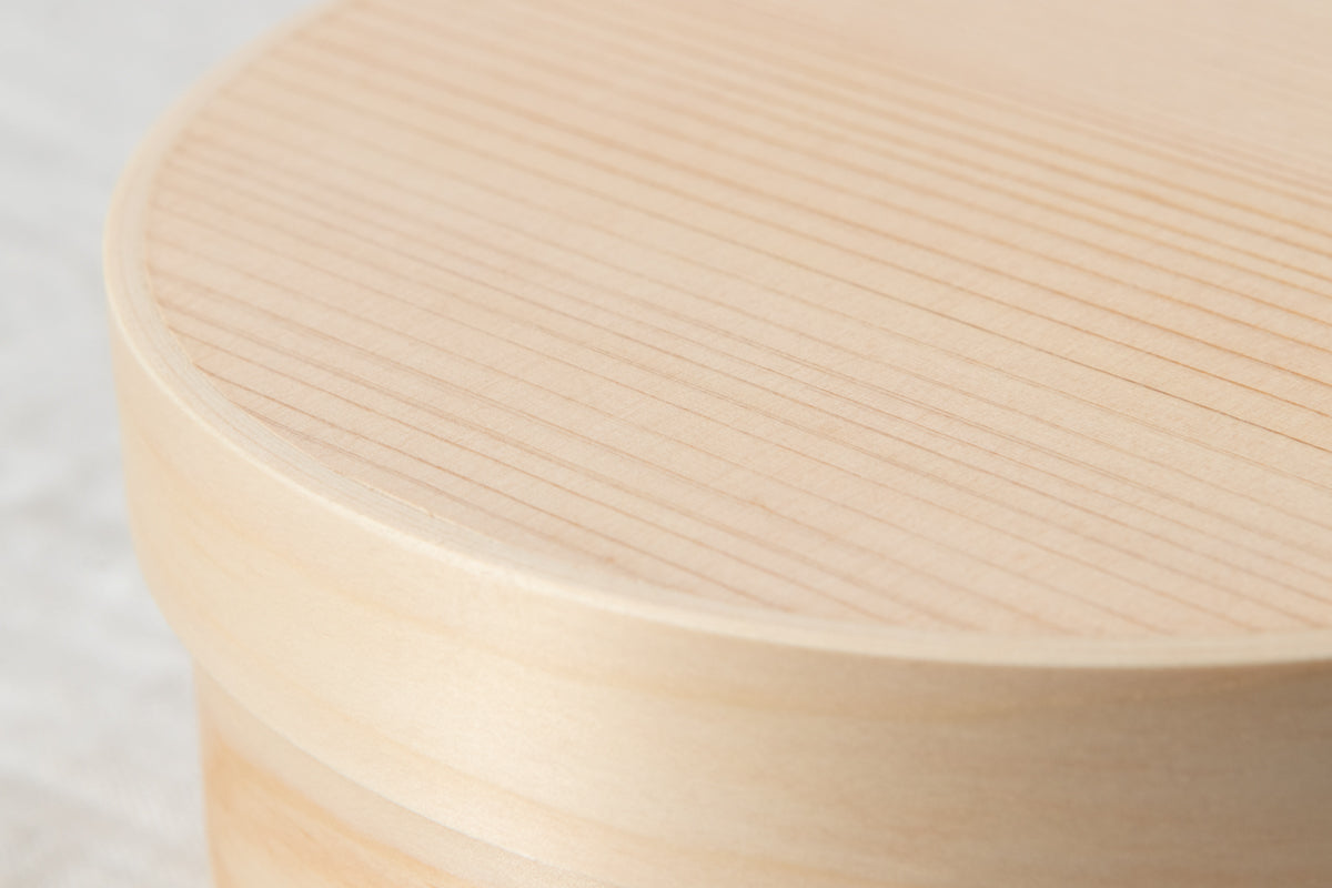 Round Bento box -Cherry bark finish- / Hinoki, Sawara cypress / Gifu-JPN 811106-1