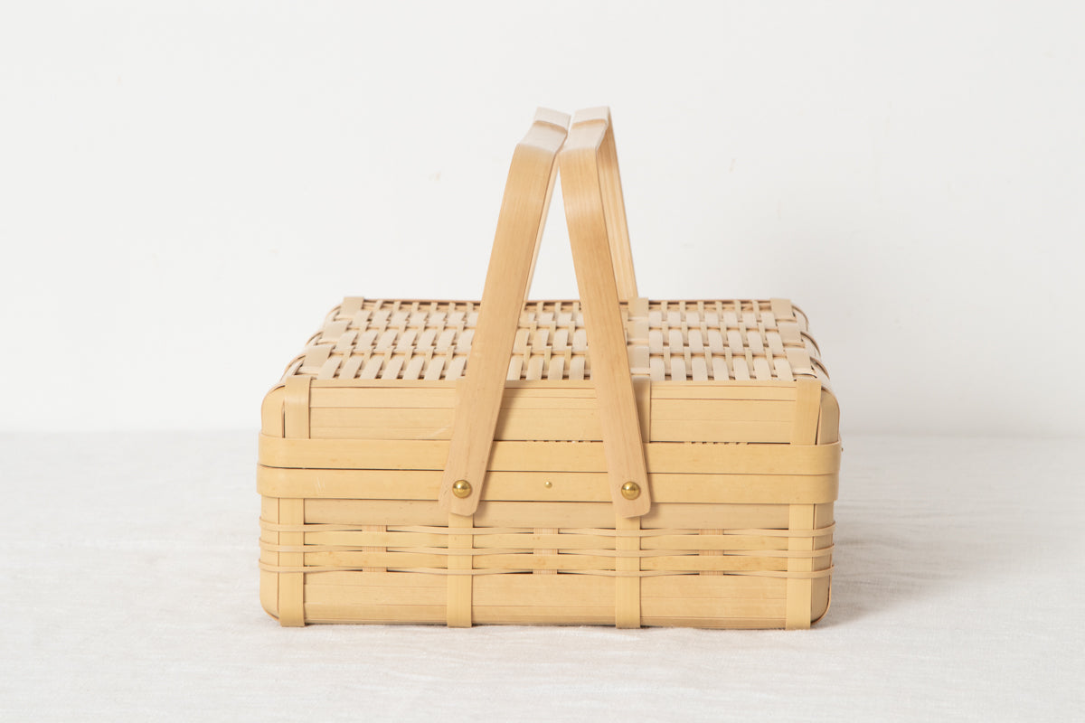 Lunch box with handle -shallow- (with hinges) / White bamboo / Kagoshima-JPN 321102-1