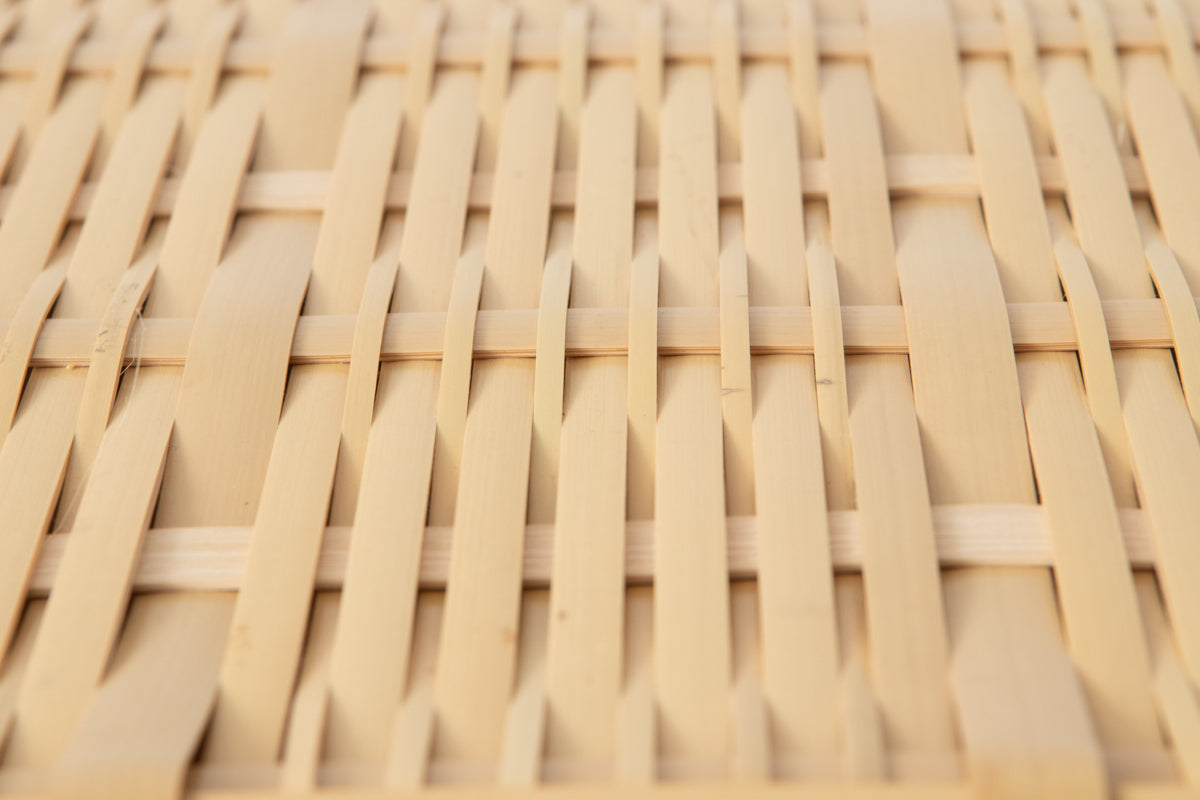Lunch box with handle -shallow- (with hinges) / White bamboo / Kagoshima-JPN 321102-1