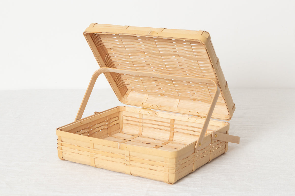 Lunch box with handle -shallow- (with hinges) / White bamboo / Kagoshima-JPN 321102-1
