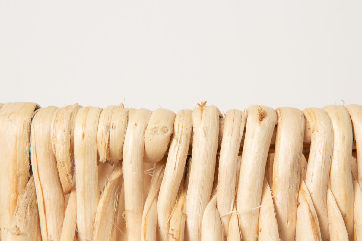 Round Basket with Handle / Pine Root / POL 340222-1