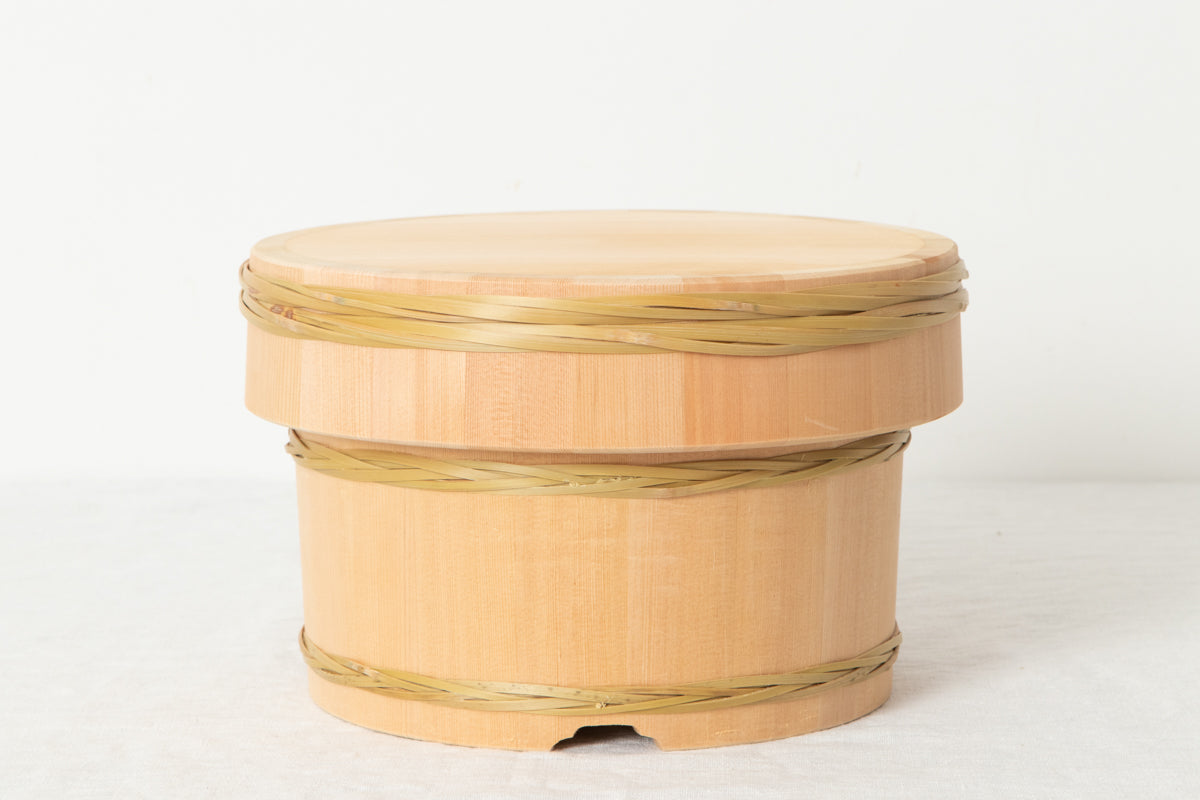 Cooked rice container(Bamboo hoop) "Ohitsu" 18cm, 21cm, 24cm, 27cm 4sizes / Sawara cypress / Nagano-JPN 811116