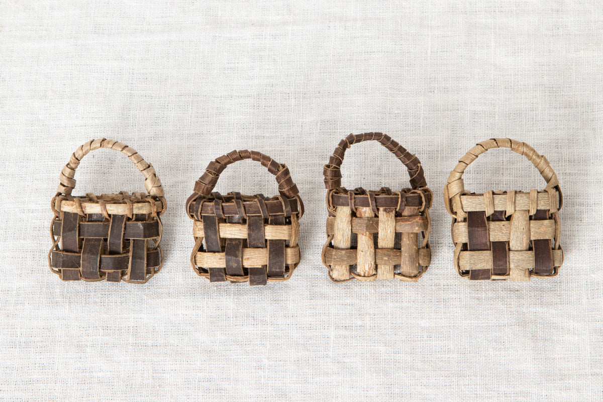 Brooch "Mini Bag" (randomly selected) / Walnut / Iwate-JPN 1510612