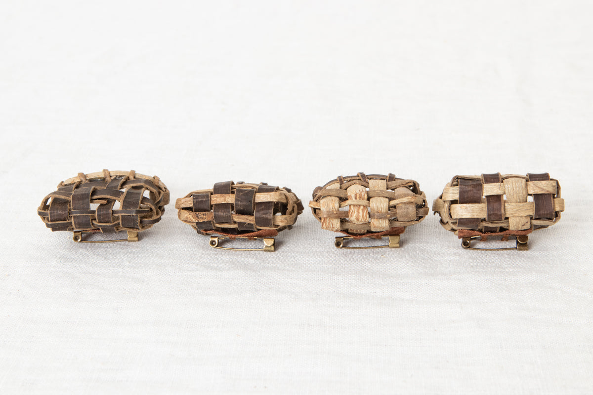 Brooch "Mini Bag" (randomly selected) / Walnut / Iwate-JPN 1510612