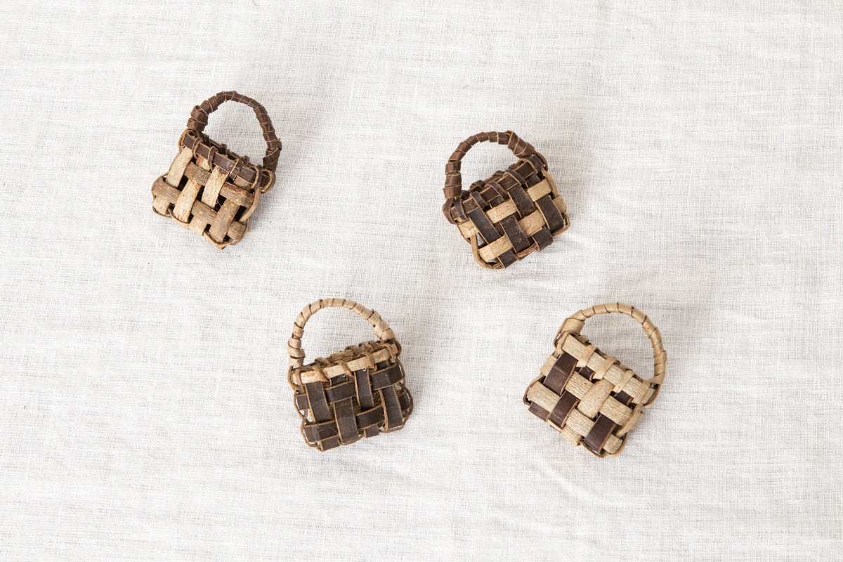 Brooch "Mini Bag" (randomly selected) / Walnut / Iwate-JPN 1510612