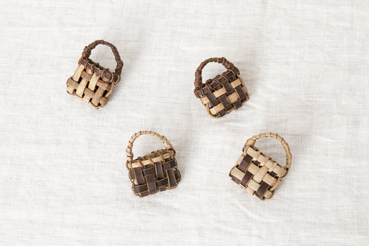 Brooch “Mini Basket Bag” / Walnut Bark / Iwate-JPN 1510612