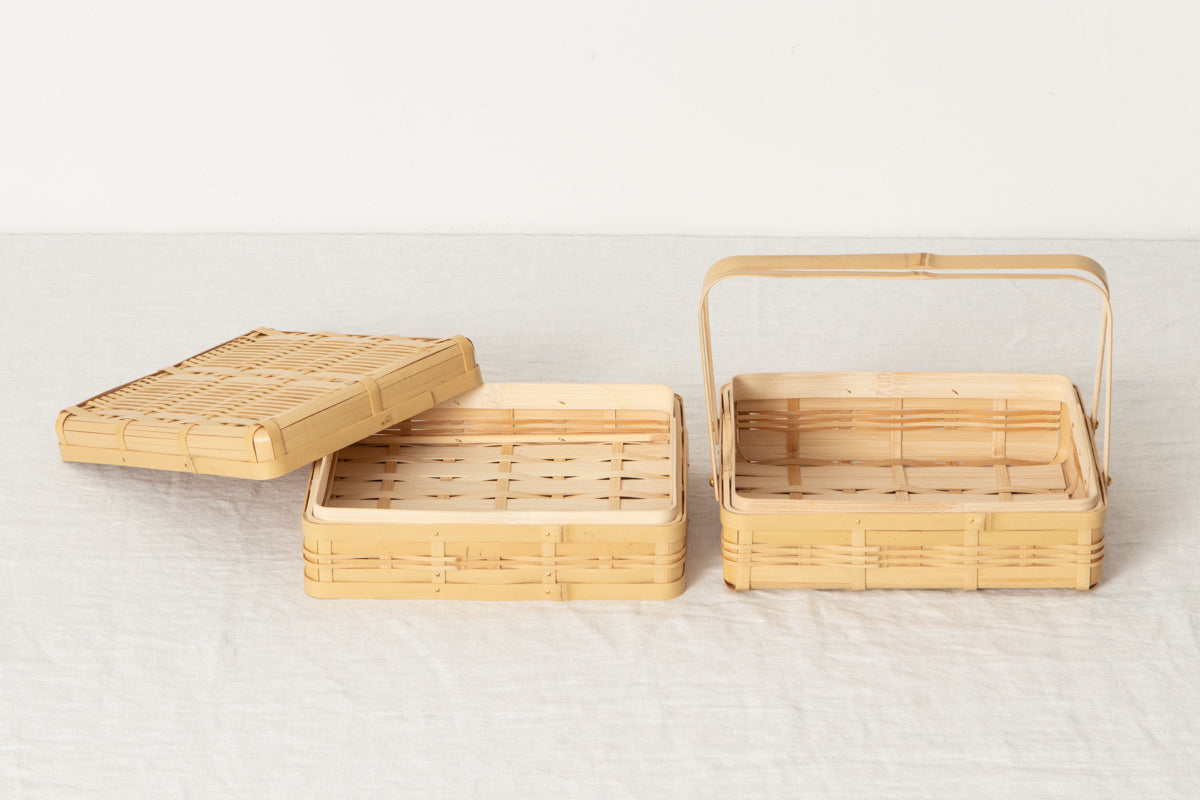 Lunch box with handle M (2-tier) / White bamboo / Kagoshima-JPN 321111-1