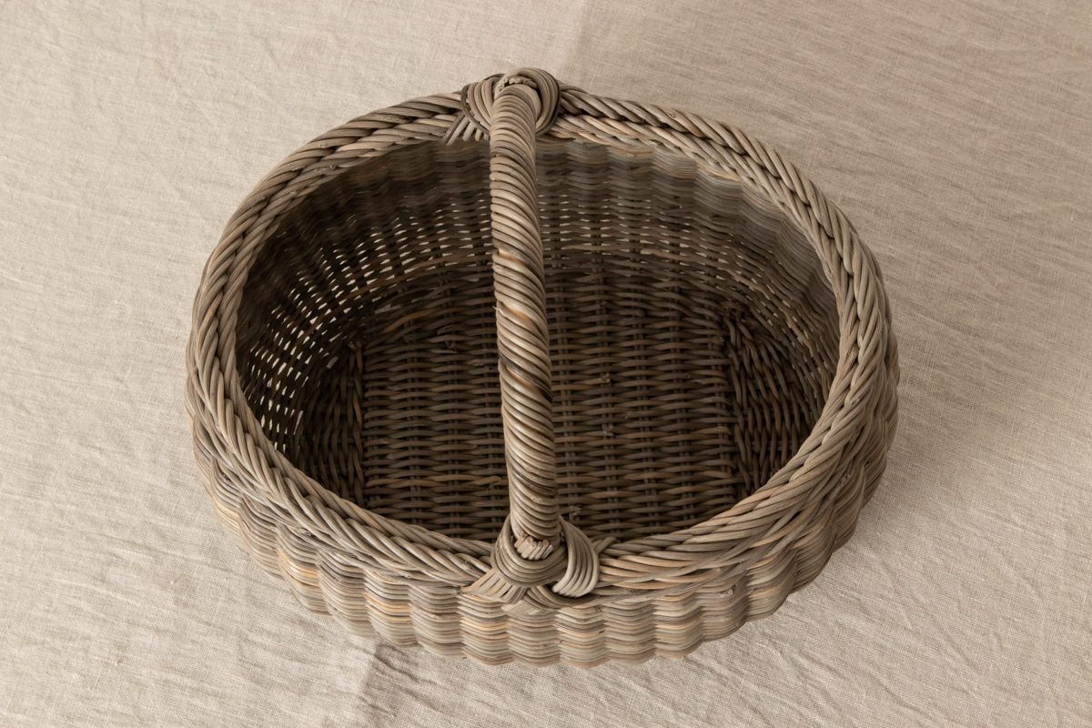 Rounded Basket with Handle / Gray Akebi Vine / Nagano-JPN 311252-1