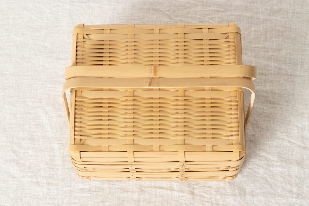 Lunch box with handle M (2-tier) / White bamboo / Kagoshima-JPN 321111-1