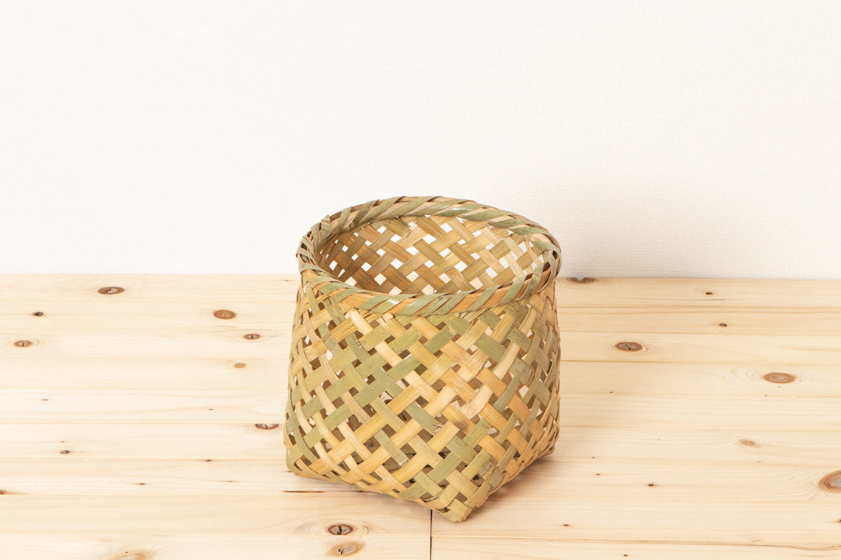 Yotsume Weave Round Basket “Mekai” / Madake Bamboo / Ibaraki-JPN 330611