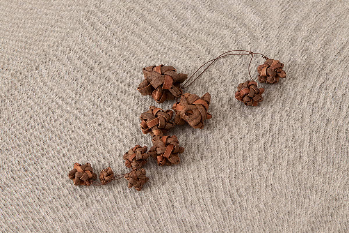 Bag charm “Flower” / Grape vine / Yamagata-JPN 311411-1