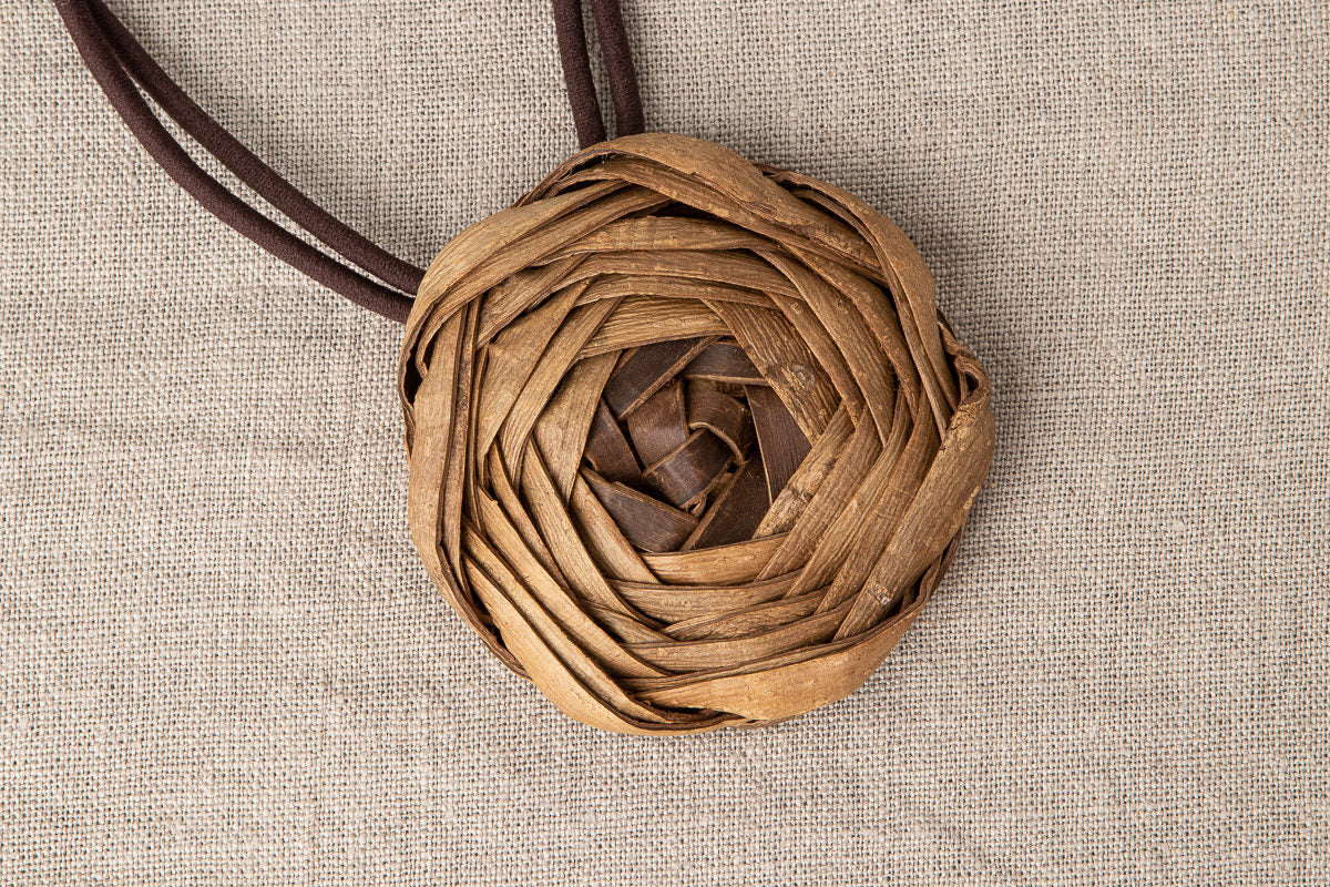 Pendant “Rose” / Walnut Bark / Yamagata-JPN 311416