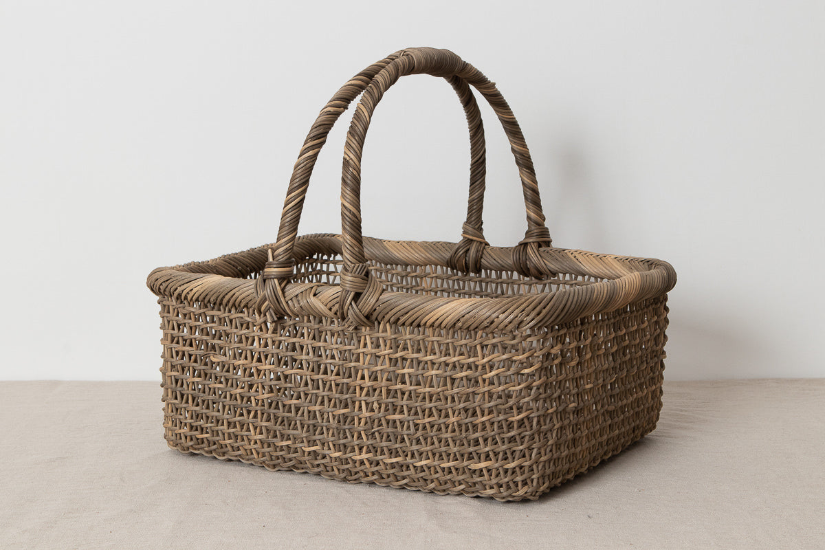 Wide Rectangle Basket with Handle – Sukashi Weave / Gray Akebi Vine / Nagano-JPN 311249-1