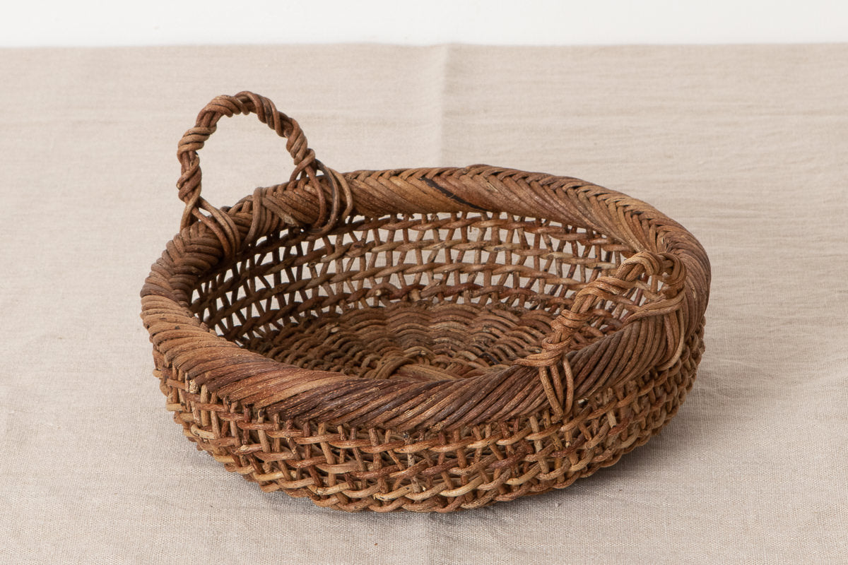 Round Serving Basket – Sukashi Weave / Akebi Vine / Nagano-JPN 311228-1