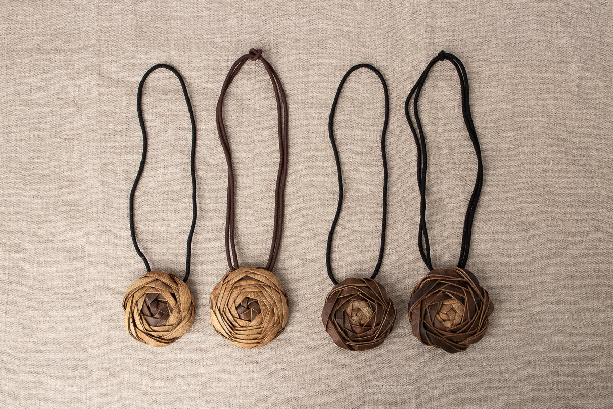 Pendant “Rose” / Walnut Bark / Yamagata-JPN 311416
