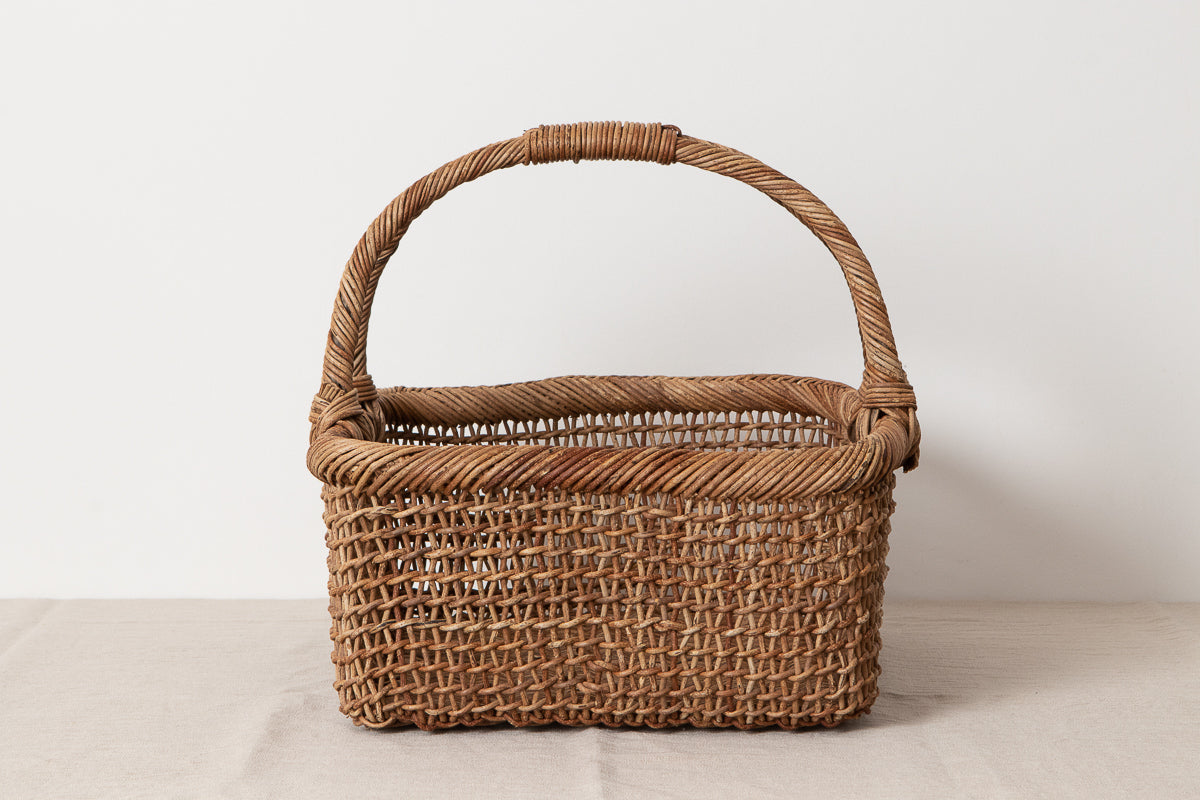 Big rectanglar basket / Brown Akebi vine / Nagano-JPN 311209-1