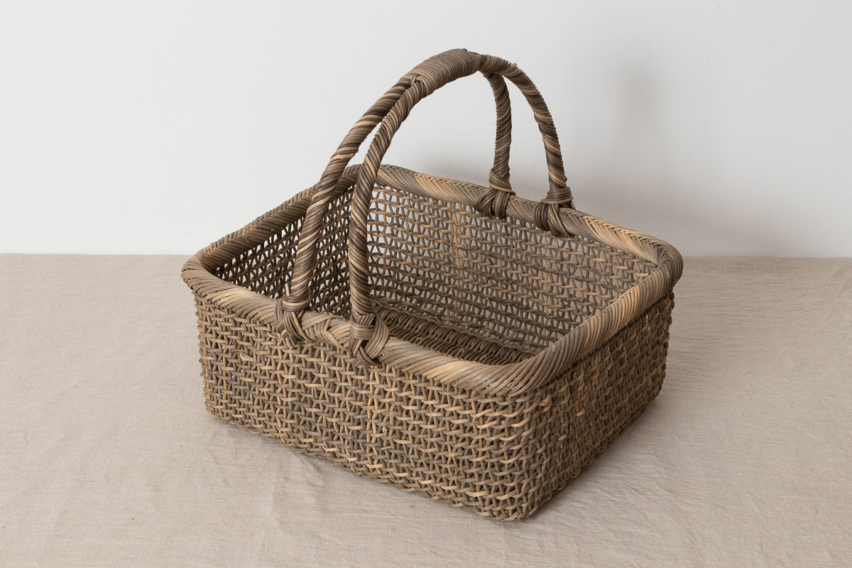 Wide Rectangle Basket with Handle – Sukashi Weave / Gray Akebi Vine / Nagano-JPN 311249-1