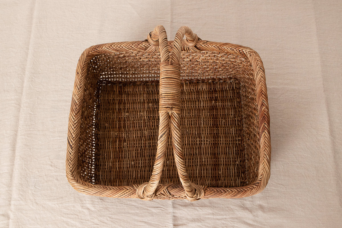 Big rectanglar basket / Brown Akebi vine / Nagano-JPN 311209-1