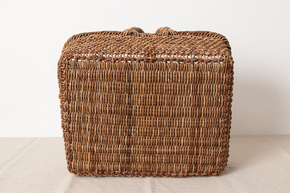 Big rectanglar basket / Brown Akebi vine / Nagano-JPN 311209-1