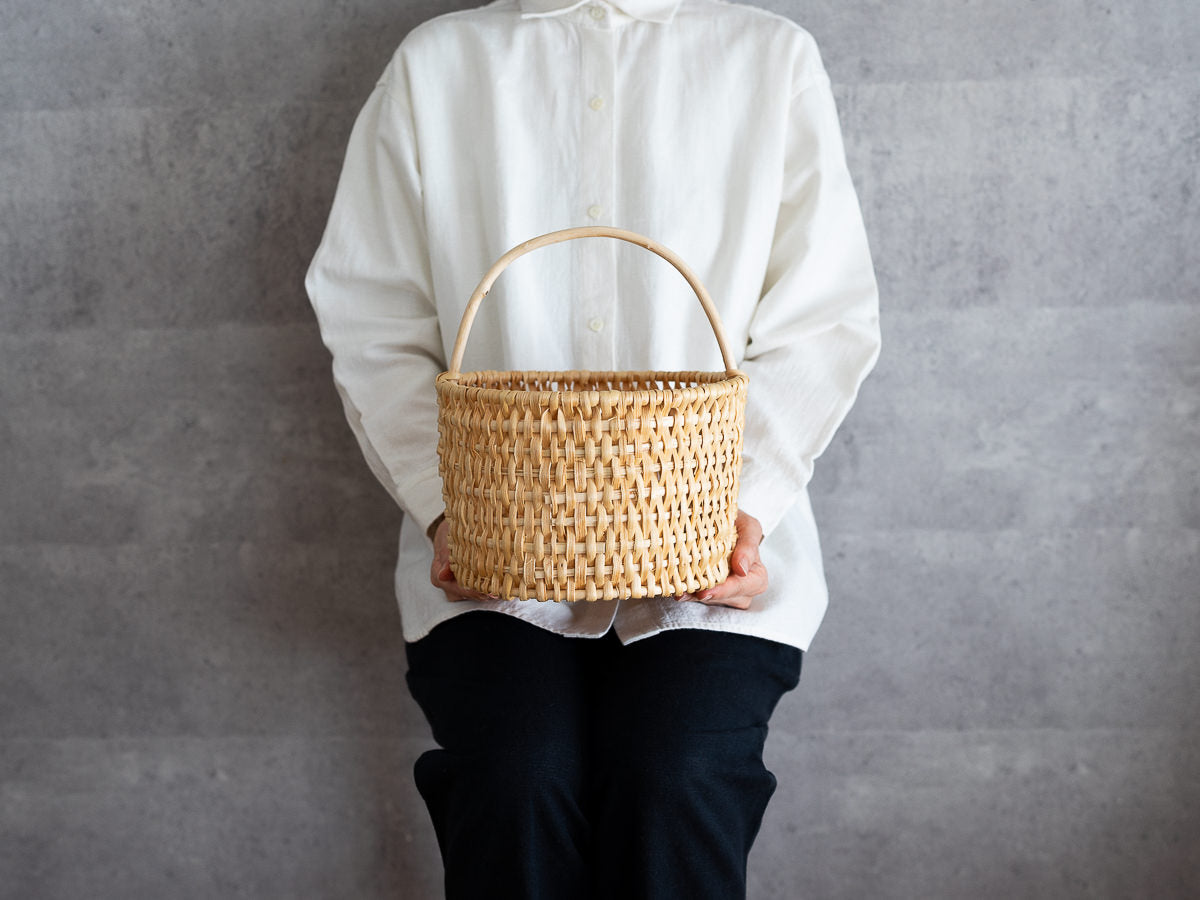 Circle Basket with Handle / Pine Root / LTU 140515