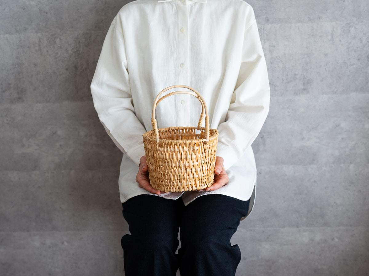 Circle Basket with Handle / Pine Root / LTU 140515