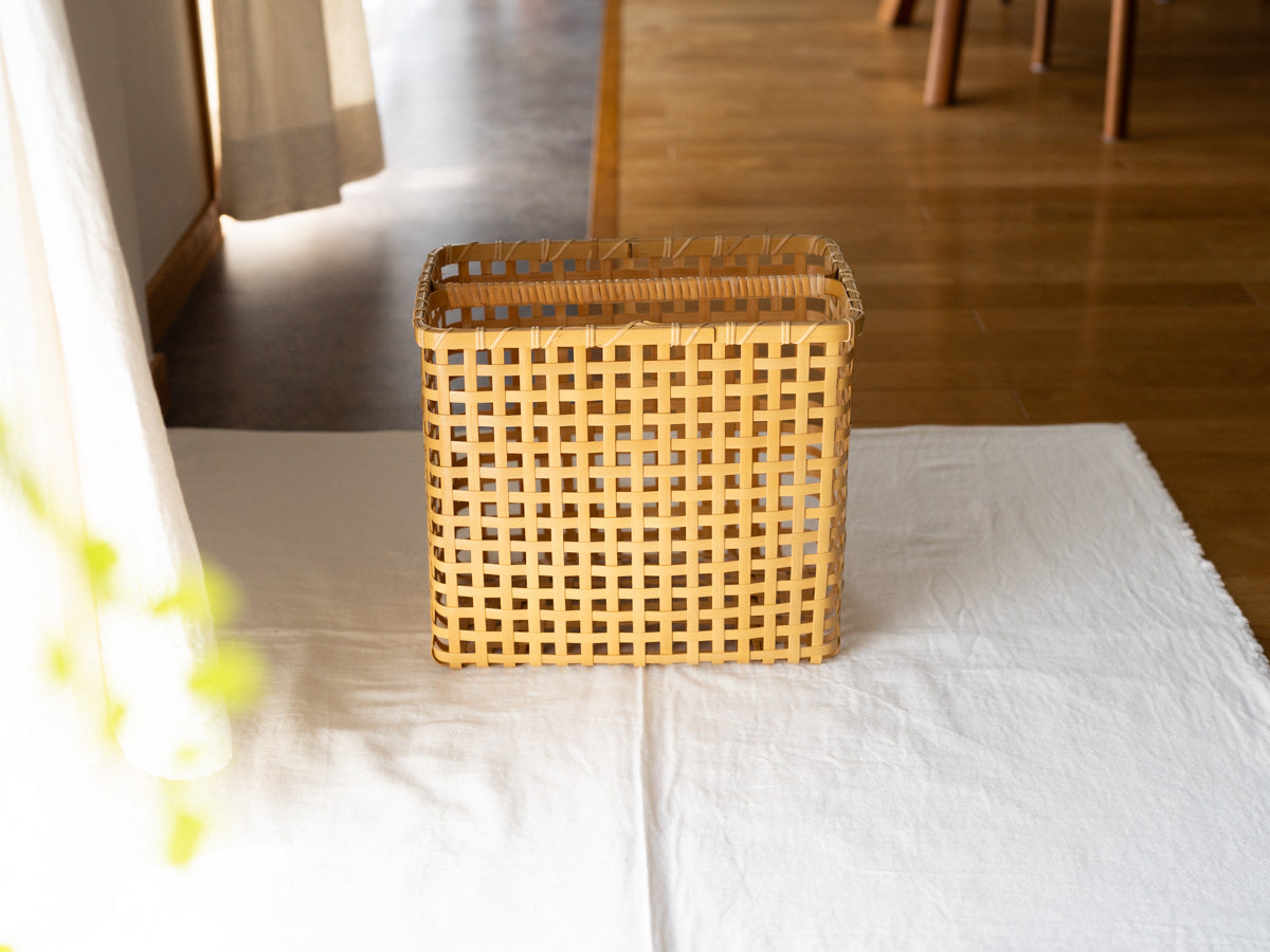 Magazine basket / White bamboo / Kagawa-JPN 250702-1