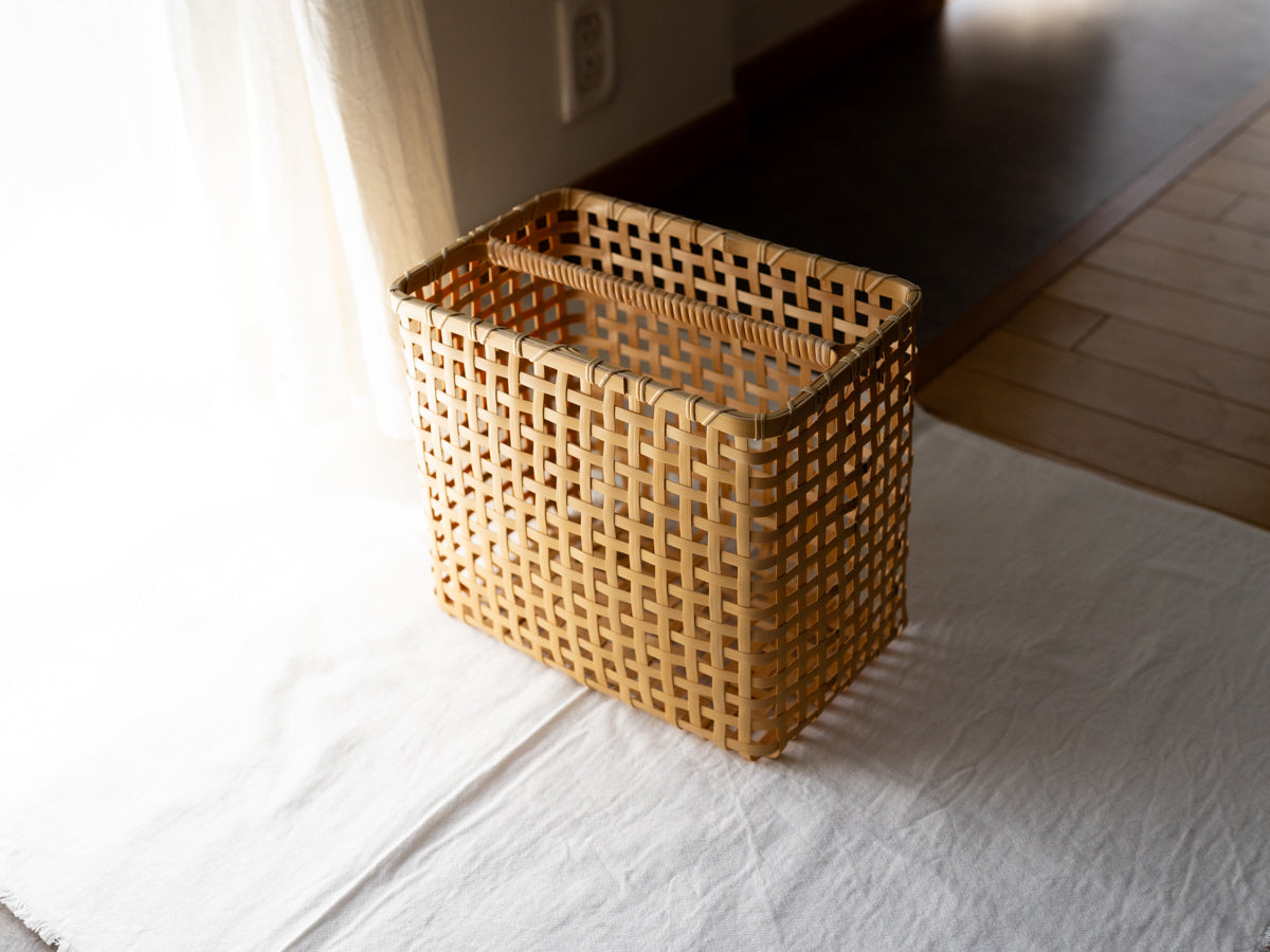 Magazine basket / White bamboo / Kagawa-JPN 250702-1