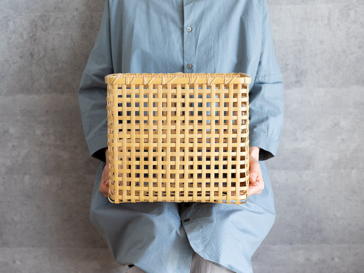 Magazine basket / White bamboo / Kagawa-JPN 250702-1