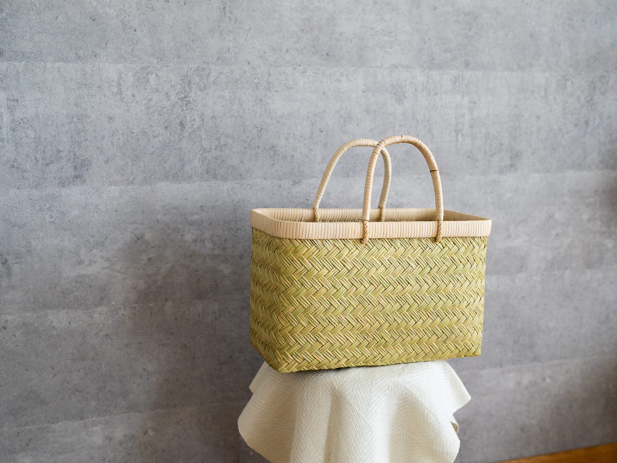 Market Basket with Rattan Handle M-Fine / Suzutake Bamboo / Iwate-JPN 450801-1