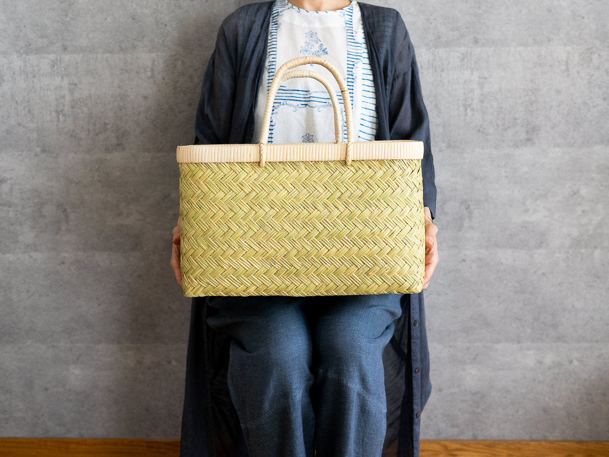 Market Basket with Rattan Handle M-Fine / Suzutake Bamboo / Iwate-JPN 450801-1