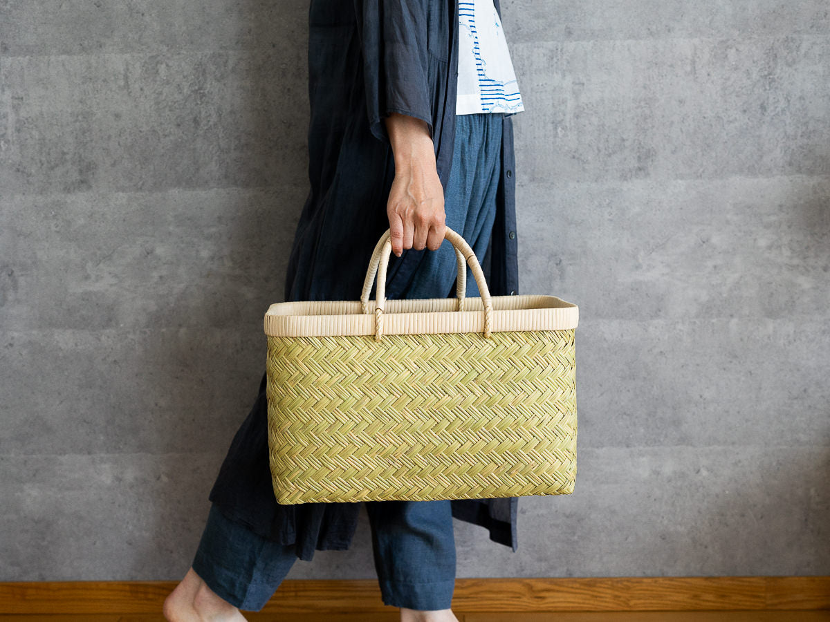 Market Basket with Rattan Handle M-Fine / Suzutake Bamboo / Iwate-JPN 450801-1
